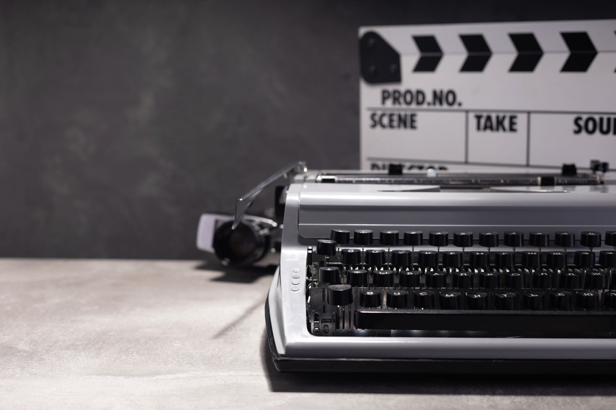 behind-the-scenes-of-the-writing-process-understanding-the-role-of-an-editor
